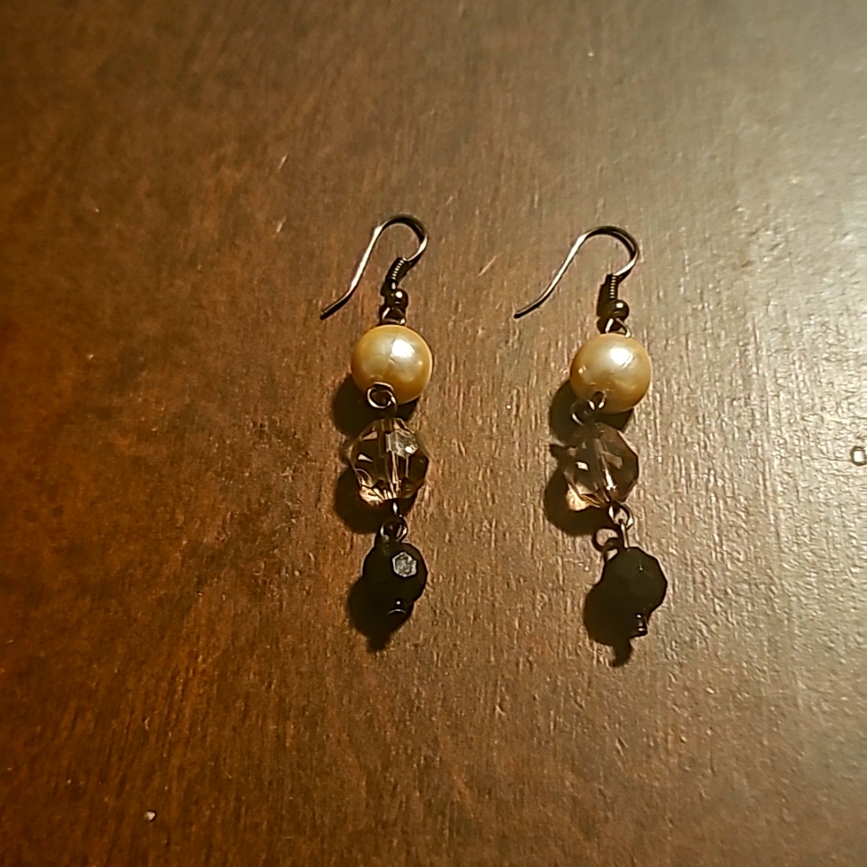 Pierce Earrings Consists Of Pearl  Crystal Silvertone